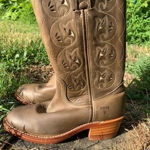 Frye Austin Flower Women Riding Pull On Boots 6M. Like New Condition!
